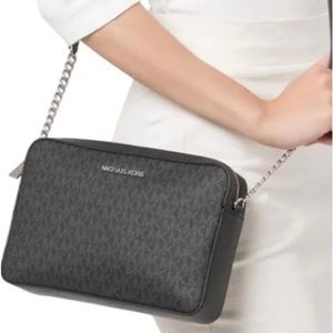Michael Kors Jet Set Cross Body